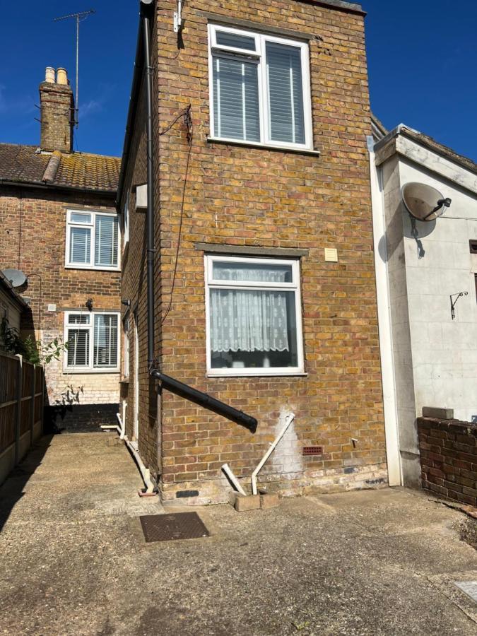 Crown Road Apartment Sittingbourne Exterior foto